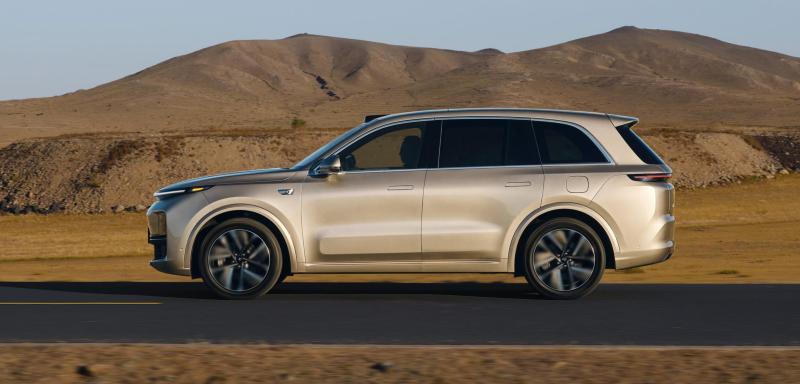 售价35.98万起 理想中大型6座SUV L8开启交付