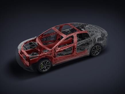 极狐阿尔法S5斩获“2024中国十佳车身”和“最佳低碳奖”，树立纯电轿跑新标杆