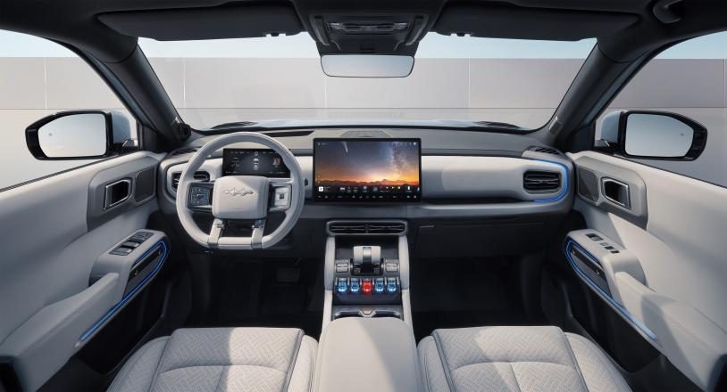 比亚迪方程豹钛3杀疯了，5大版本预售13.98万起！