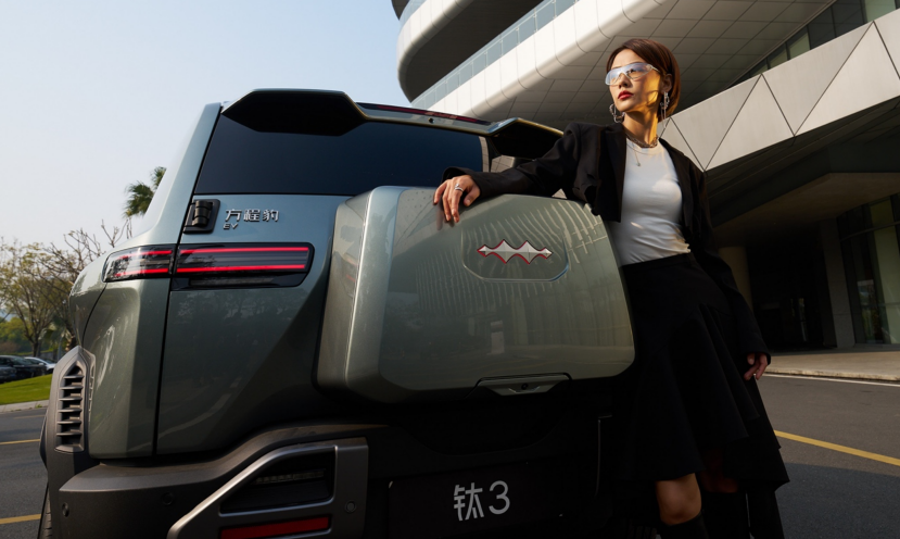 比亚迪方程豹钛3杀疯了，5大版本预售13.98万起！