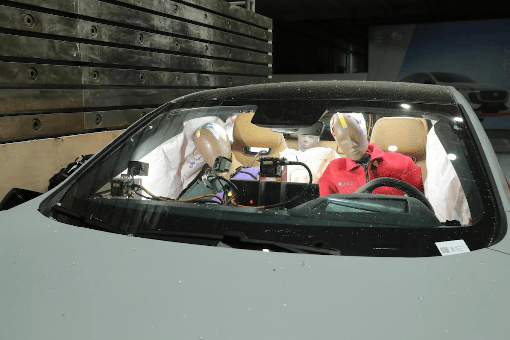 「四好」旗舰 安全共鉴 MAZDA EZ-6安全挑战拆车大揭秘 「四好」旗舰 安全共鉴 MAZDA EZ-6安全挑战拆车大揭秘