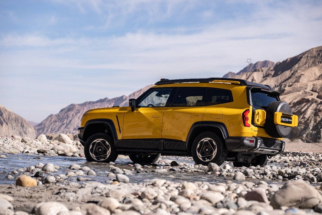 户外人的硬派SUV首选来了，深蓝G318无忧穿越版15.29万元起