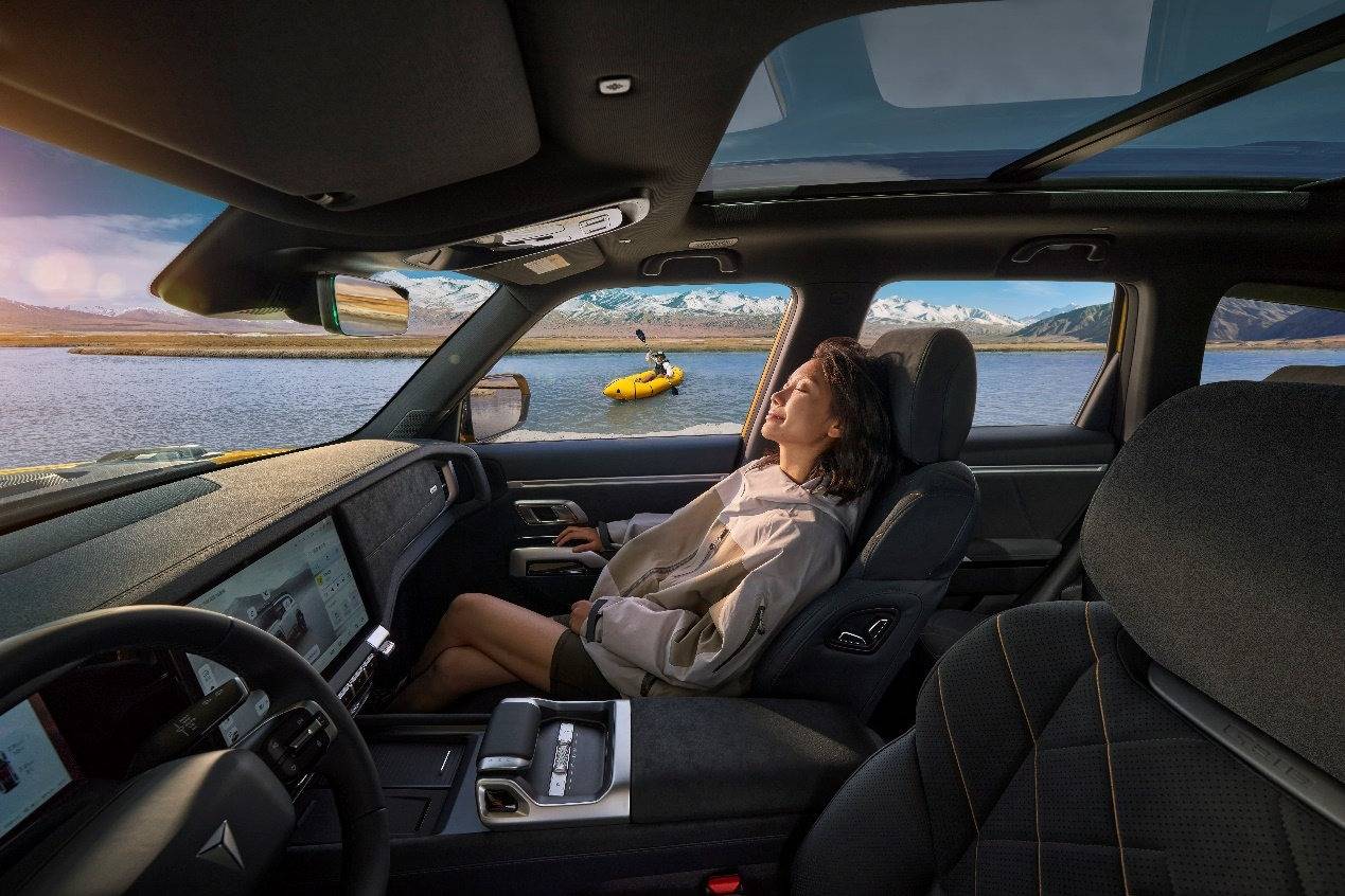 户外人的硬派SUV首选来了，深蓝G318无忧穿越版15.29万元起