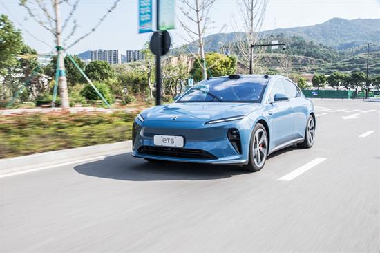 “真·运动模式”是怎样的体验？试驾蔚来ET5