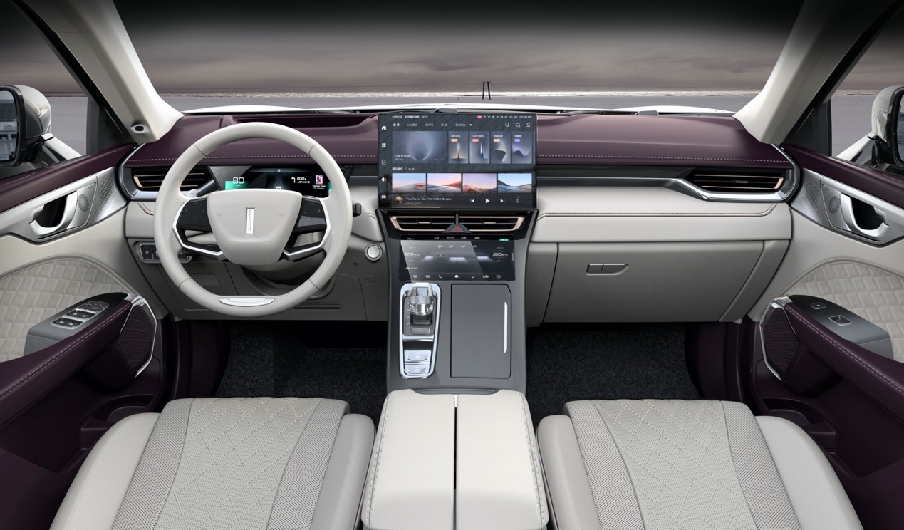 四块大屏联动，WEY摩卡智慧座舱曝光