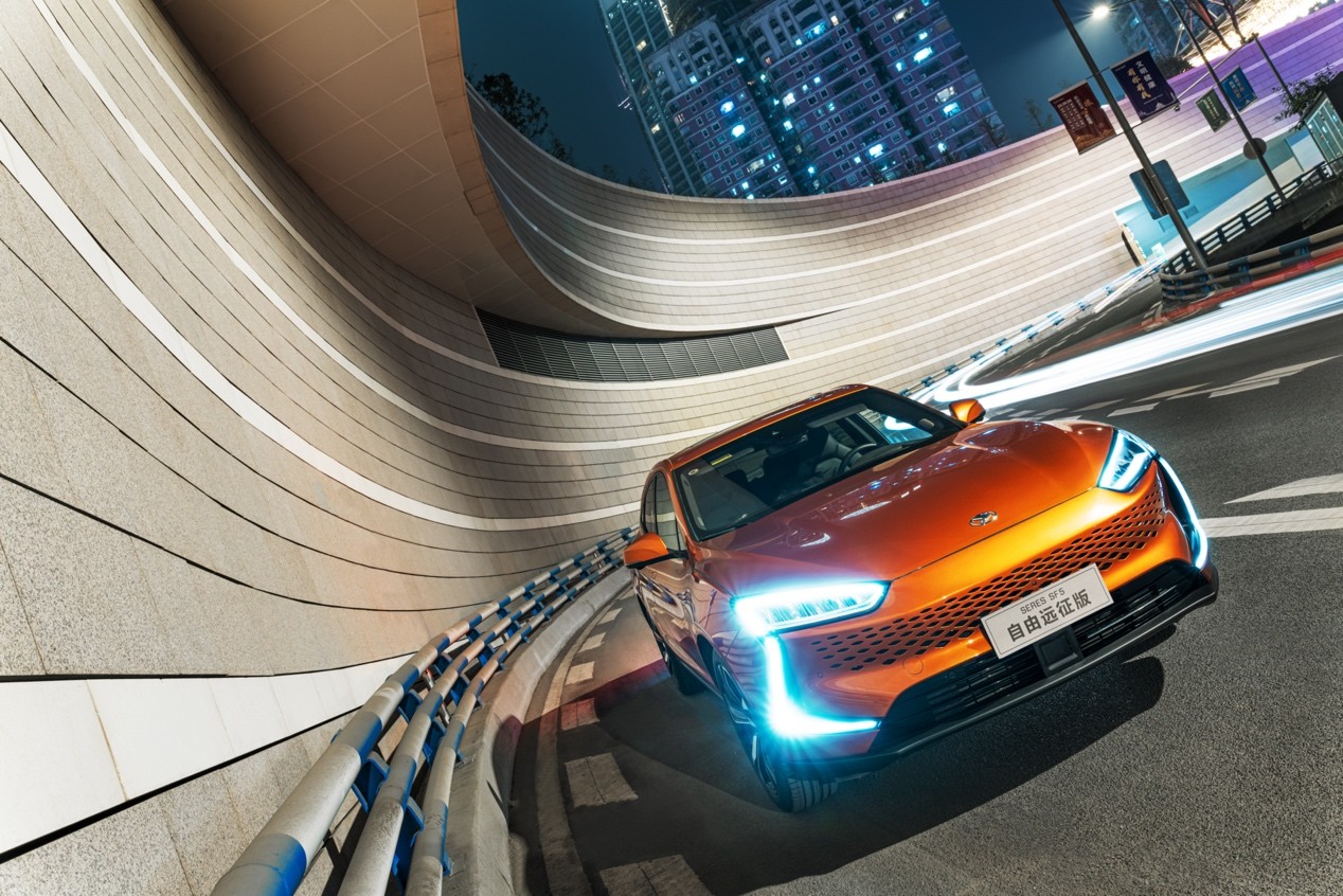 赛力斯联手华为玩转跨界“造车”新风尚