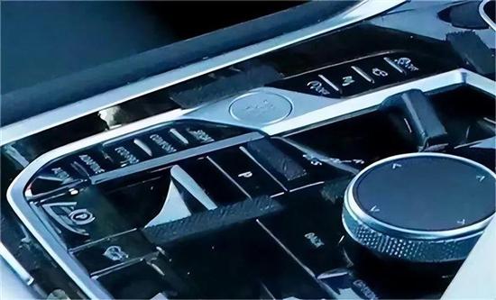 同样用上双联屏 新款宝马X5谍照曝光