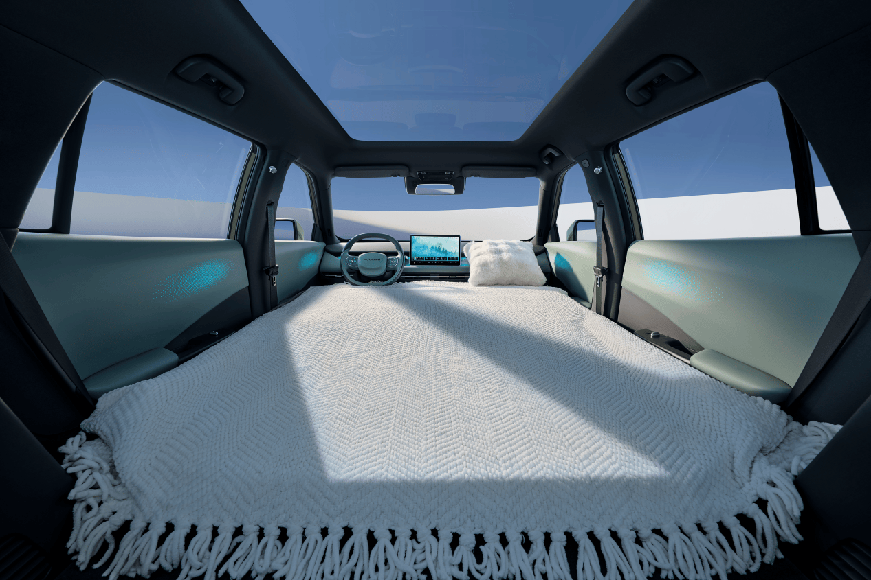 看起来很大 打开门更大!东风纳米全球战略最新车型纳米06首秀 看起来很大 打开门更大!东风纳米全球战略最新车型纳米06首秀