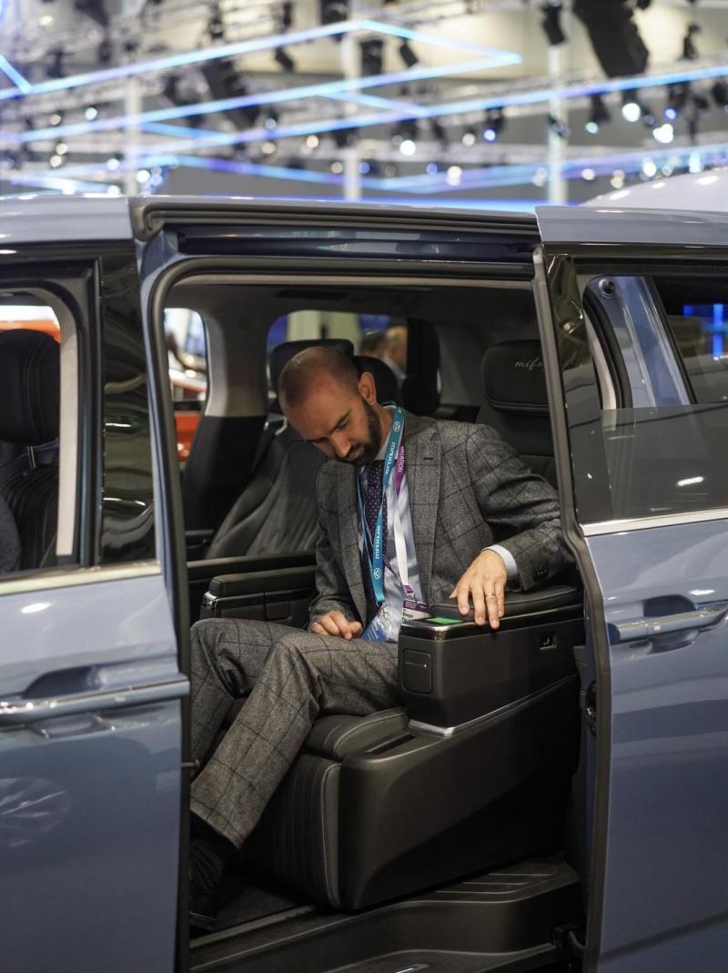 上汽大通MAXUS MIFA 9、T90 EV欧洲上市