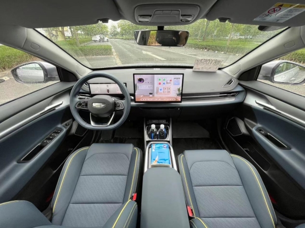 试驾吉利几何G6:舒适如丝,智能如斯 试驾吉利几何G6:舒适如丝,智能如斯