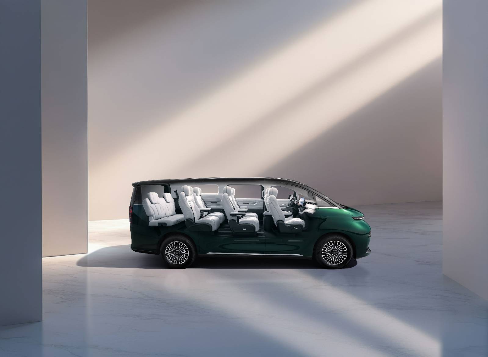 售29.99万起 吉利银河翼真L380「陆地空客系列」上市 开启“电混同价”