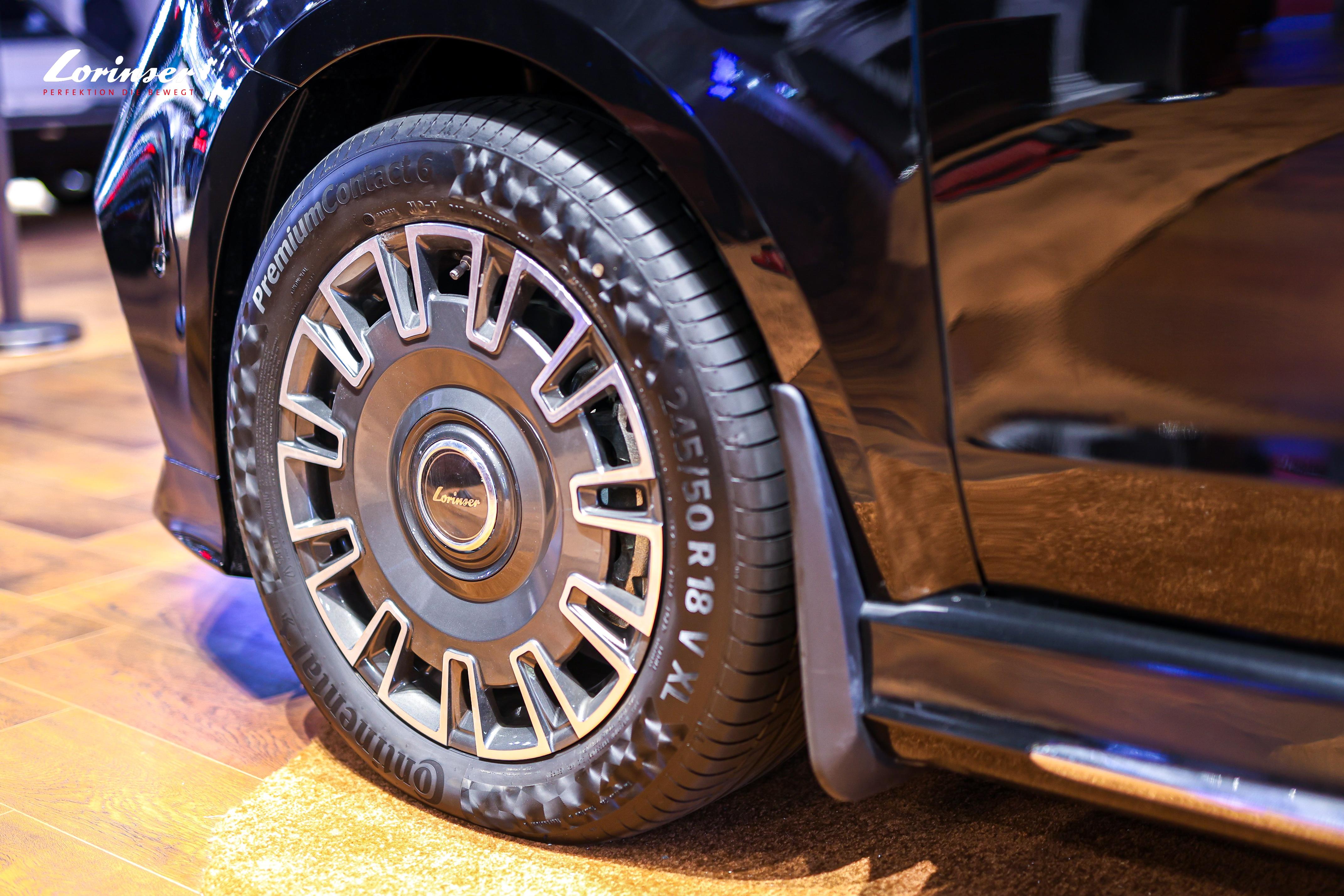 罗伦士1930创始限量版闪耀2025上海车展：百年匠心的荣耀加冕