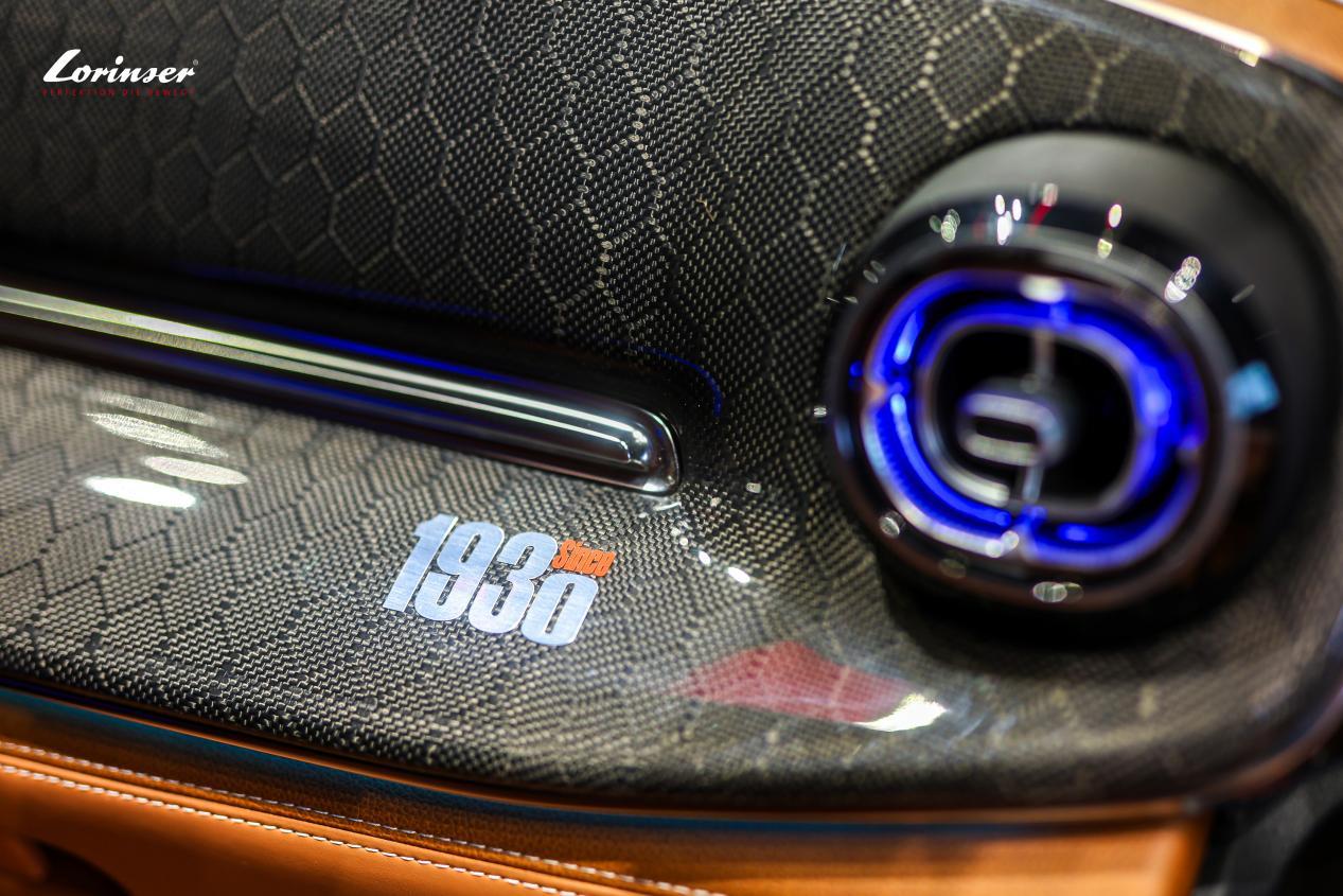 罗伦士1930创始限量版闪耀2025上海车展：百年匠心的荣耀加冕