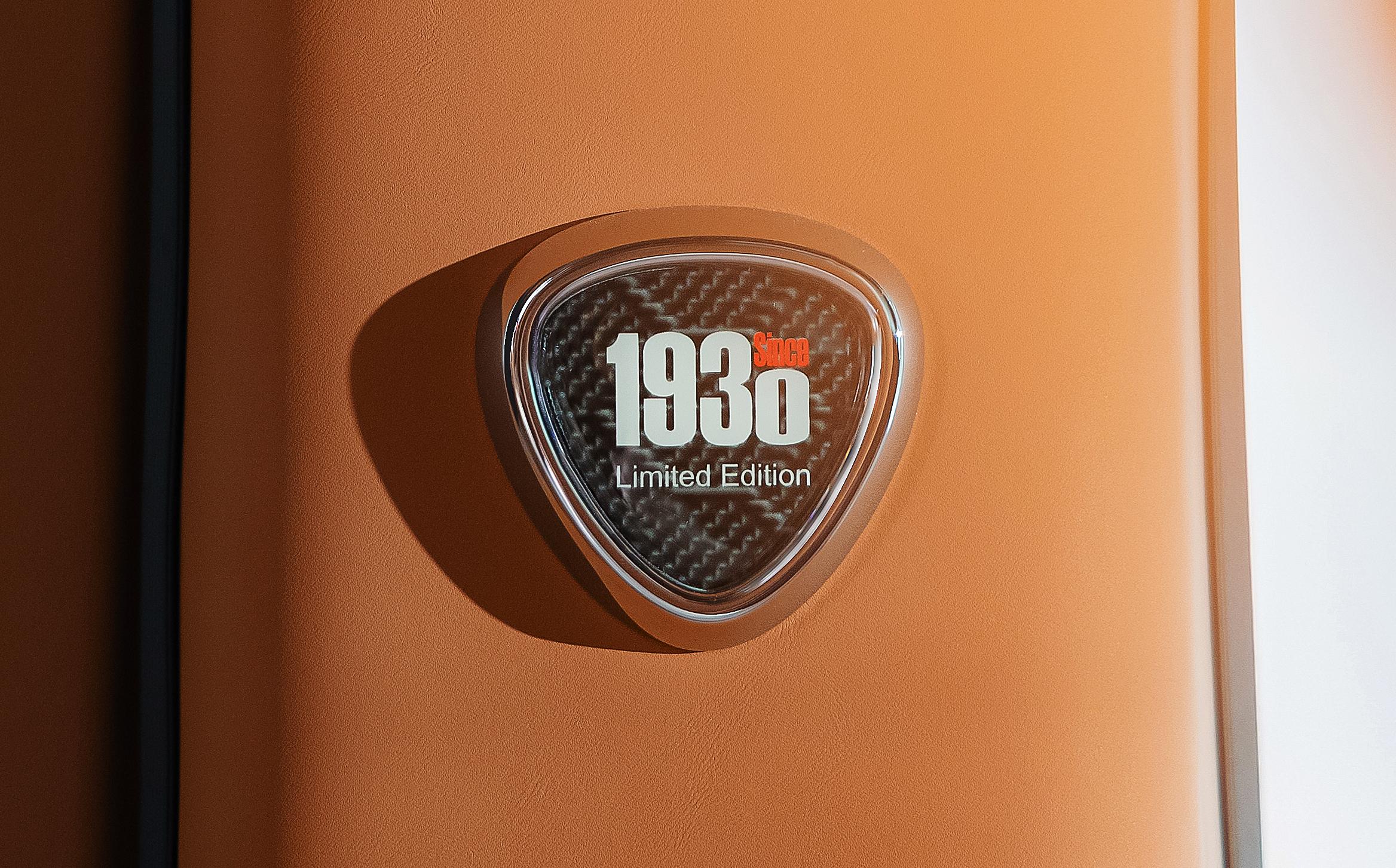 罗伦士1930创始限量版闪耀2025上海车展：百年匠心的荣耀加冕