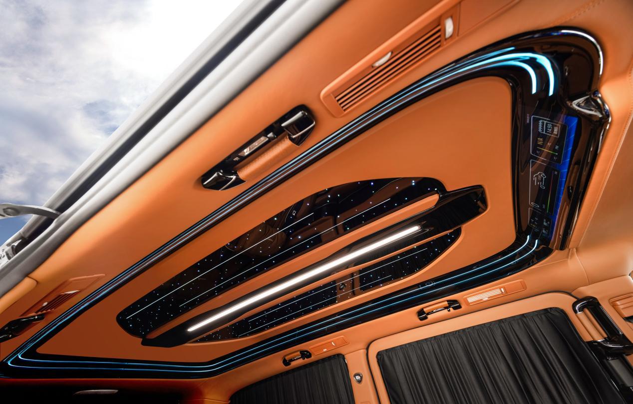 罗伦士1930创始限量版闪耀2025上海车展：百年匠心的荣耀加冕