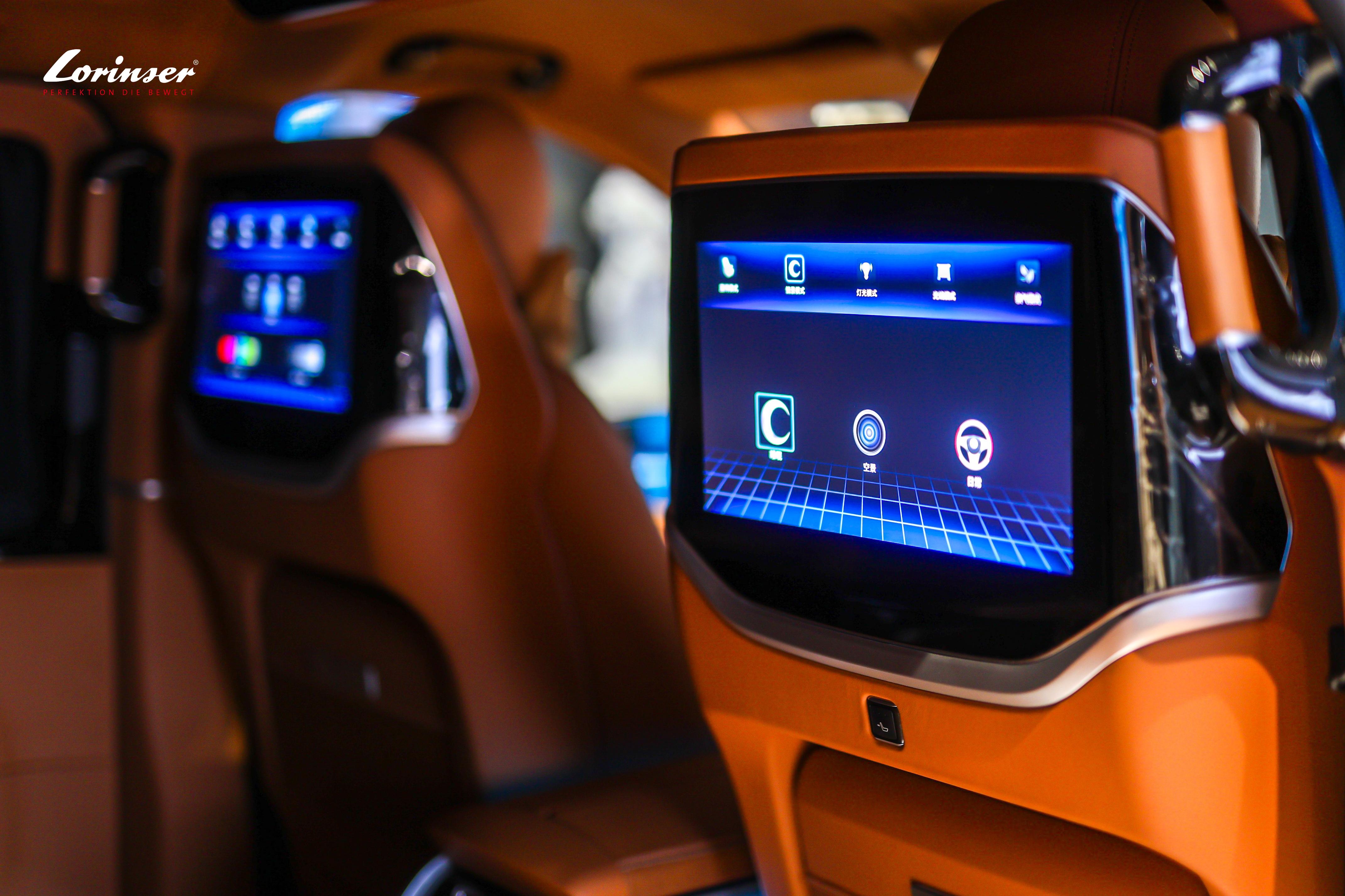 罗伦士1930创始限量版闪耀2025上海车展：百年匠心的荣耀加冕