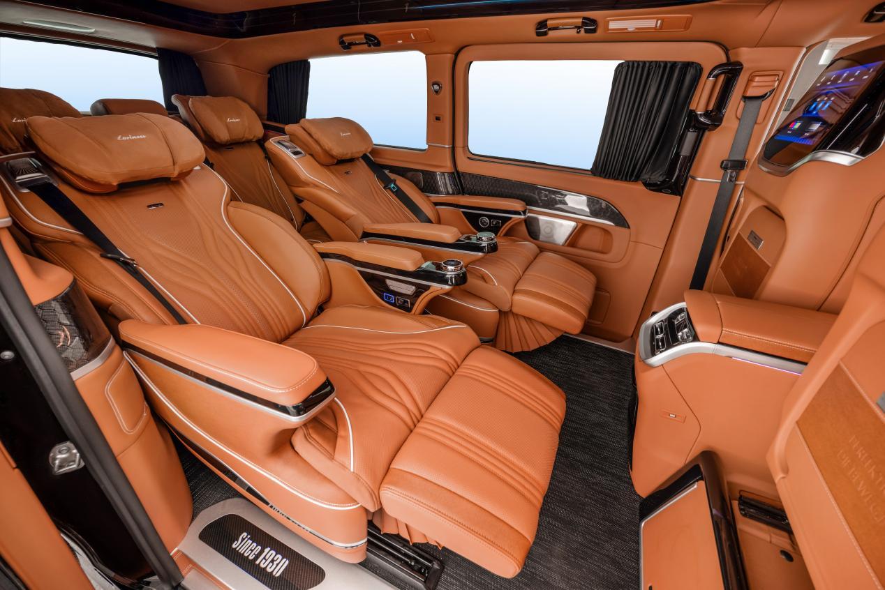 罗伦士1930创始限量版闪耀2025上海车展：百年匠心的荣耀加冕