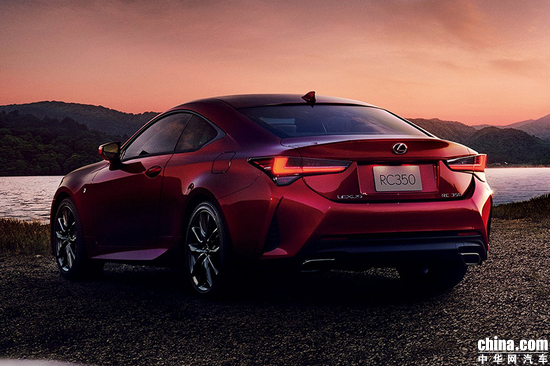 雷克萨斯RC