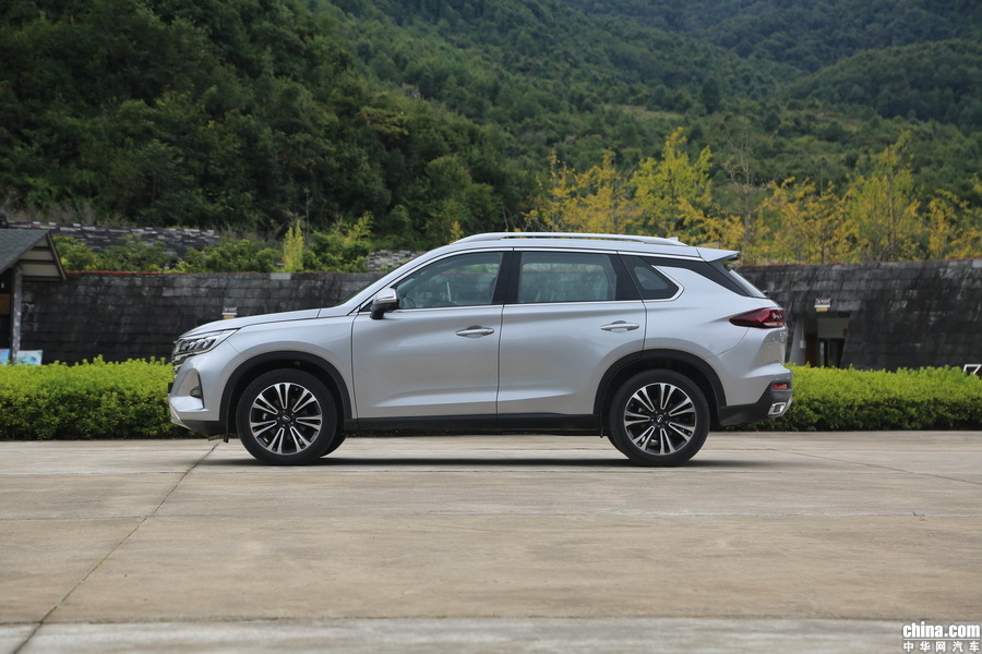 传祺GS5 2019款 270T 自动尊贵 外观