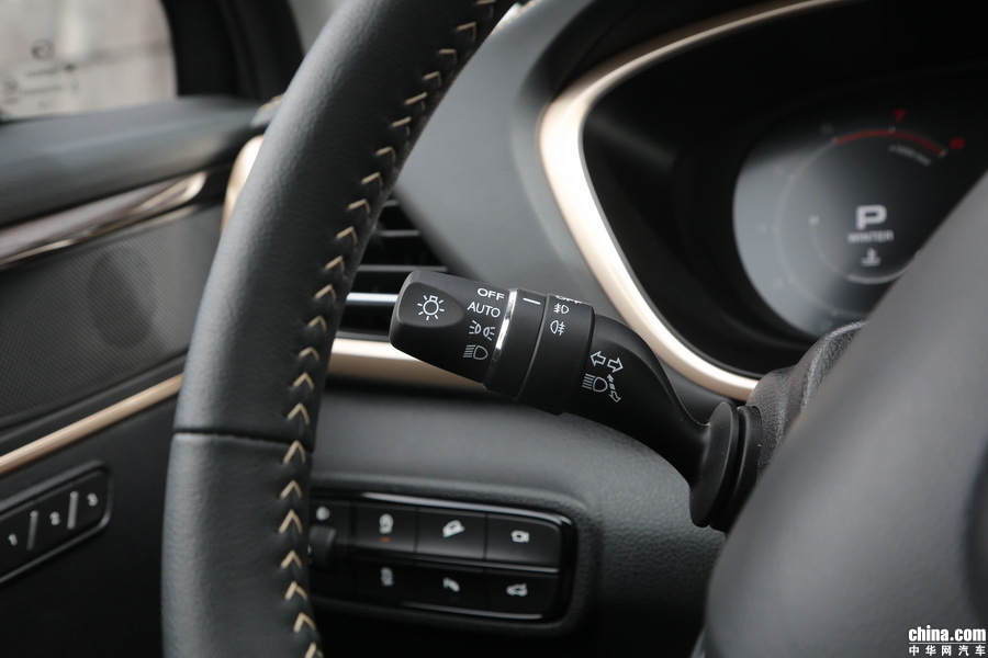 传祺GS5 2019款 270T 自动尊贵 内饰