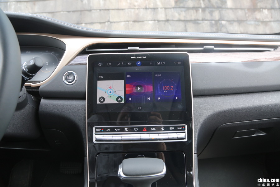 传祺GS5 2019款 270T 自动尊贵 内饰