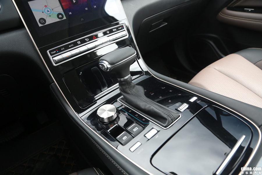 传祺GS5 2019款 270T 自动尊贵 内饰