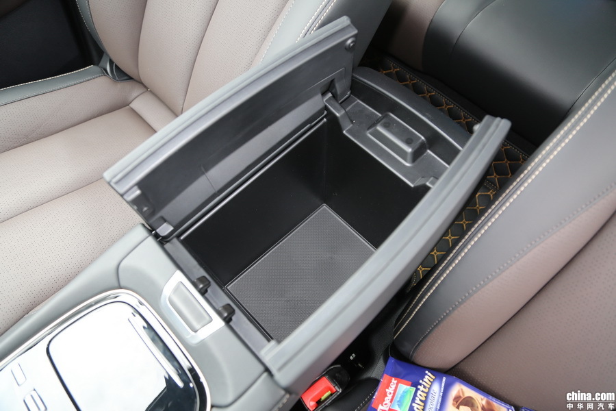 传祺GS5 2019款 270T 自动尊贵 内饰