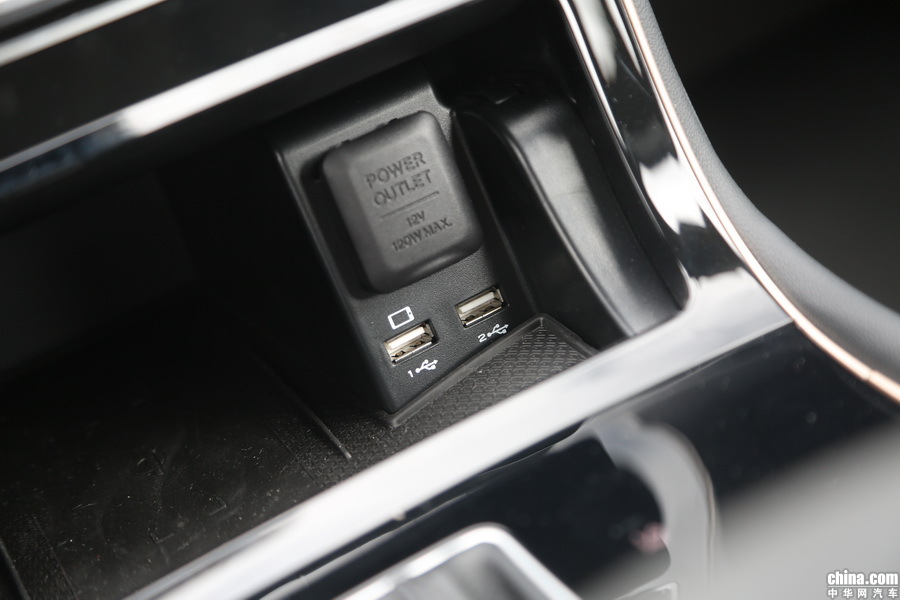 传祺GS5 2019款 270T 自动尊贵 内饰