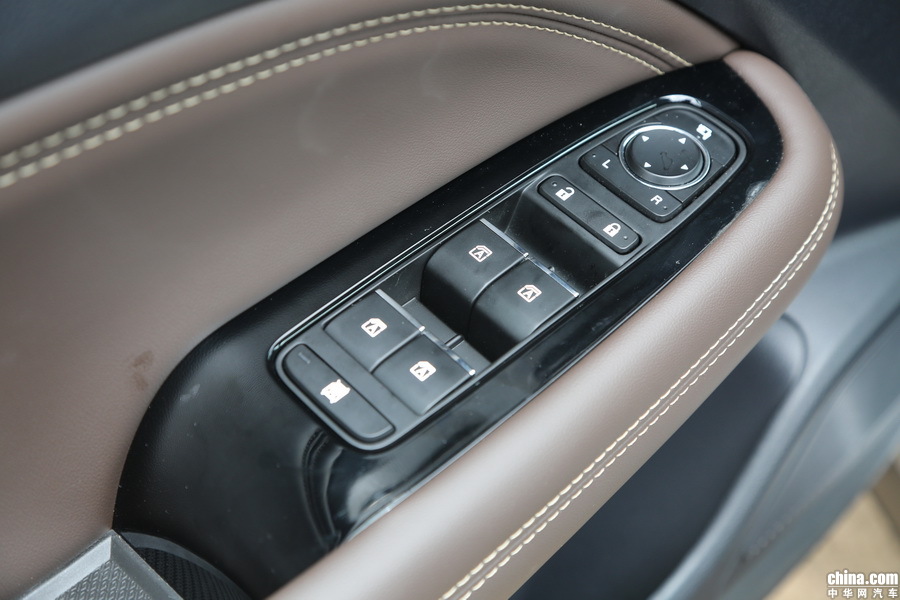 传祺GS5 2019款 270T 自动尊贵 内饰