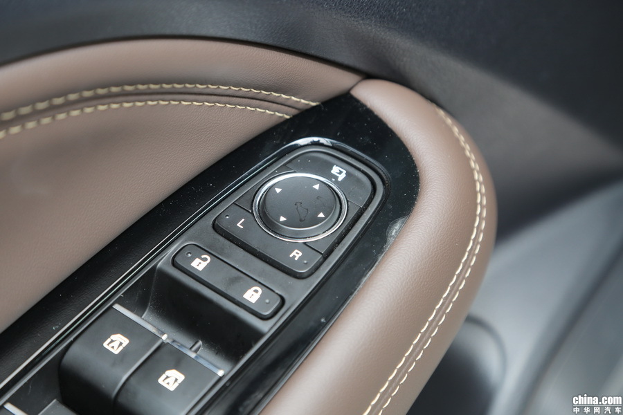 传祺GS5 2019款 270T 自动尊贵 内饰