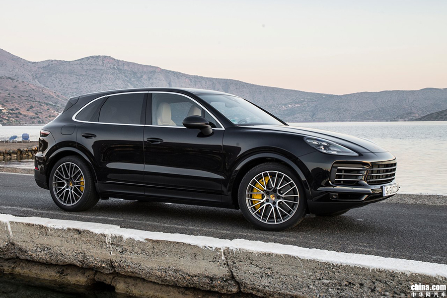 Cayenne 2018款 Turbo 4.0T 组图