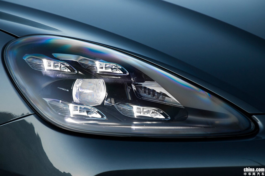 Cayenne 2018款 Turbo 4.0T 组图