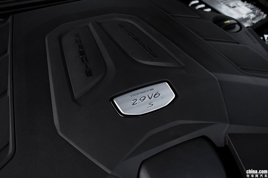 Cayenne 2018款 Turbo 4.0T 组图