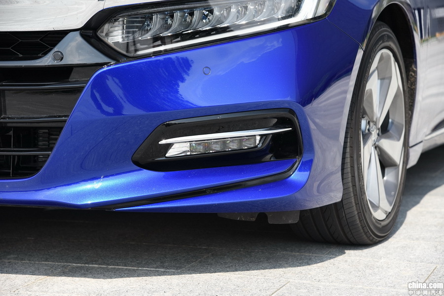 雅阁  2018款 锐·混动 2.0L 锐尊 外观