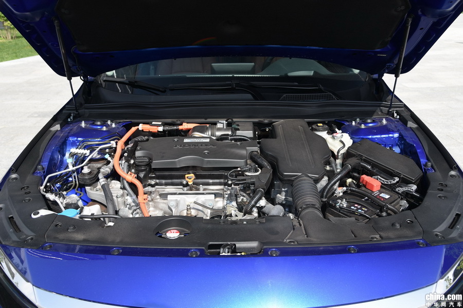 雅阁  2018款 锐·混动 2.0L 锐尊 外观