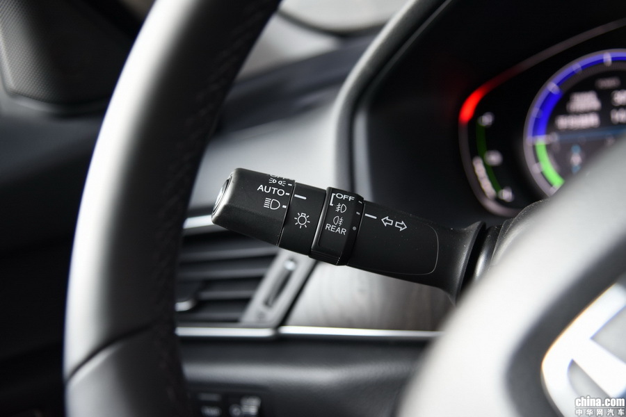 雅阁  2018款 锐·混动 2.0L 锐尊 内饰