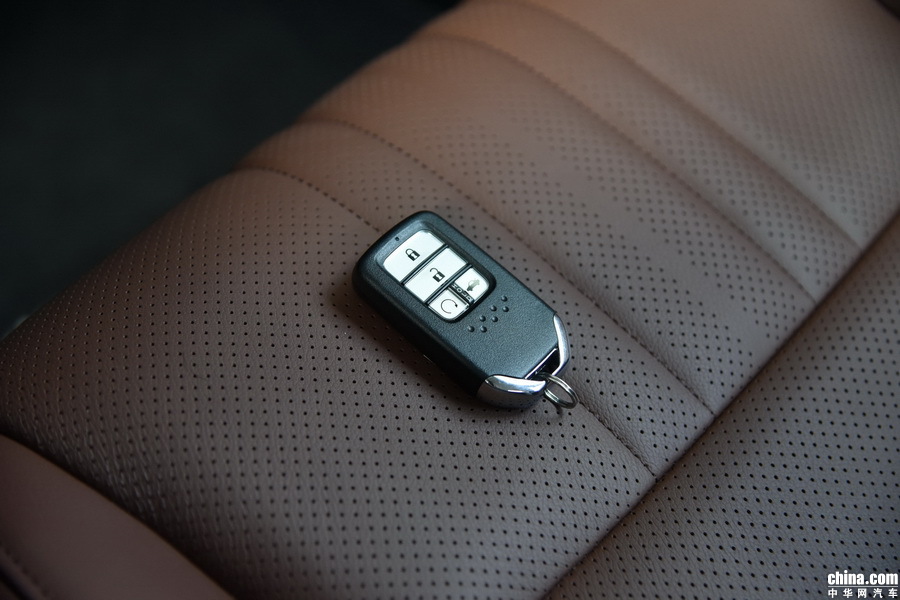 雅阁  2018款 锐·混动 2.0L 锐尊 内饰