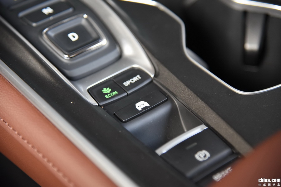 雅阁  2018款 锐·混动 2.0L 锐尊 内饰