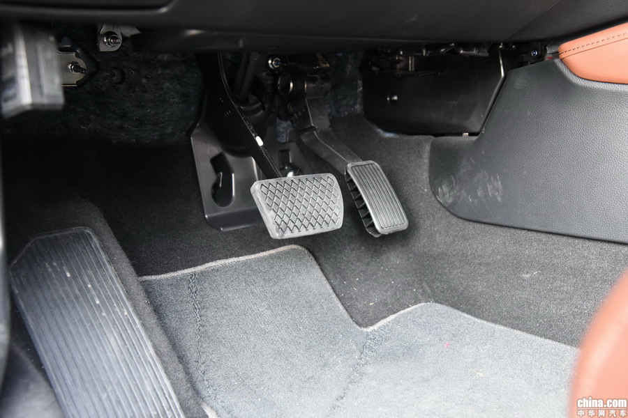 雅阁  2018款 锐·混动 2.0L 锐尊 内饰