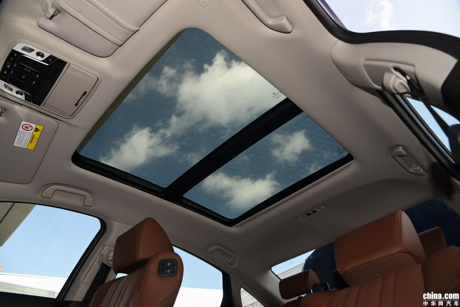 雅阁  2018款 锐·混动 2.0L 锐尊 内饰