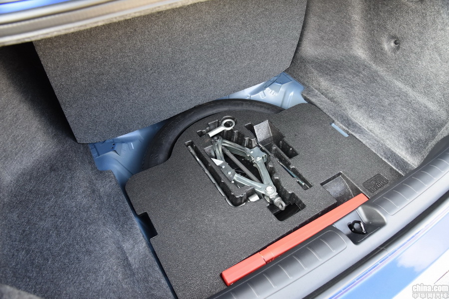 雅阁  2018款 锐·混动 2.0L 锐尊 空间