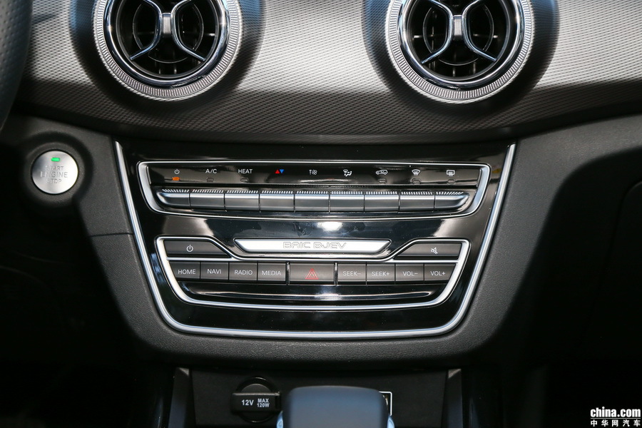 北汽新能源EX5 2019款 悦领版 内饰