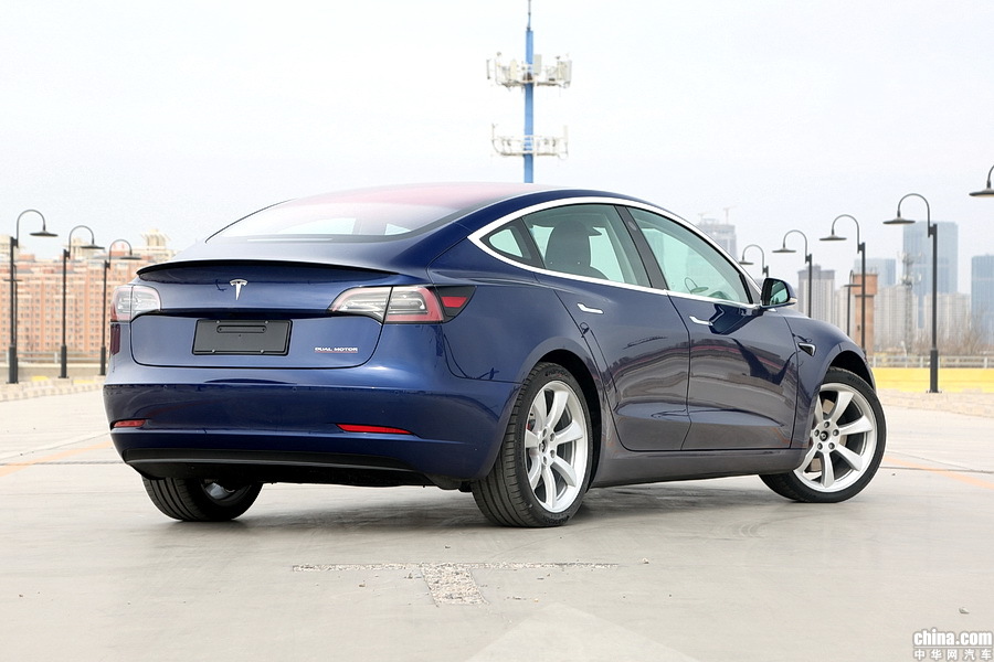 Model 3 2019款 Performance高性能全轮驱动版 外观