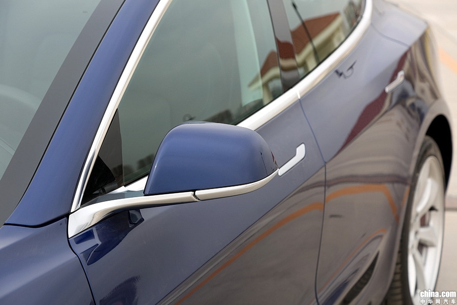 Model 3 2019款 Performance高性能全轮驱动版 外观