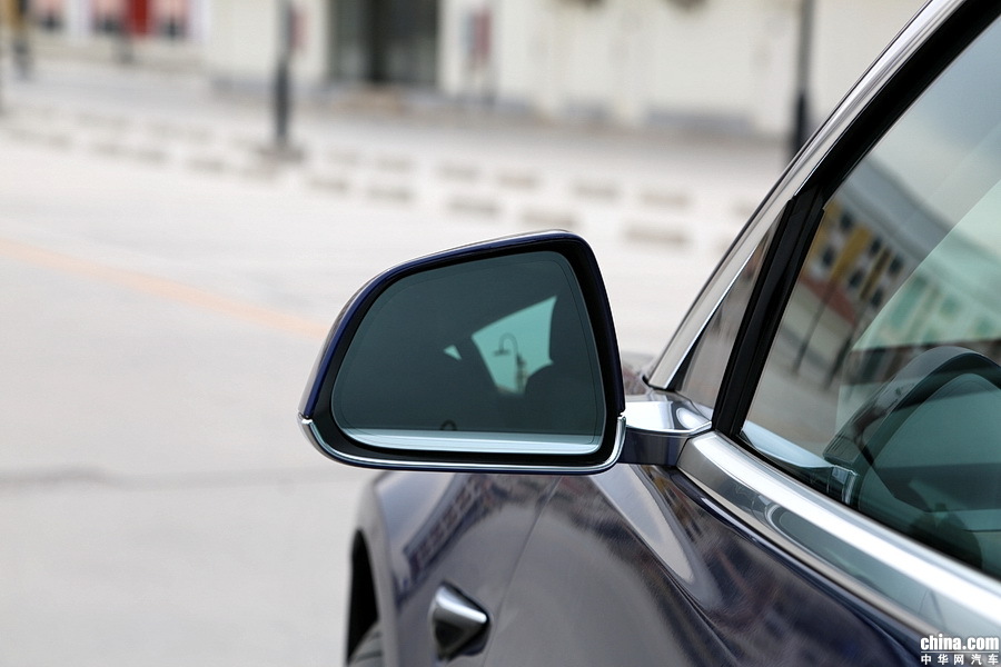 Model 3 2019款 Performance高性能全轮驱动版 外观