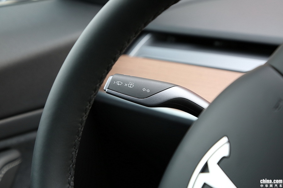 Model 3 2019款 Performance高性能全轮驱动版 内饰