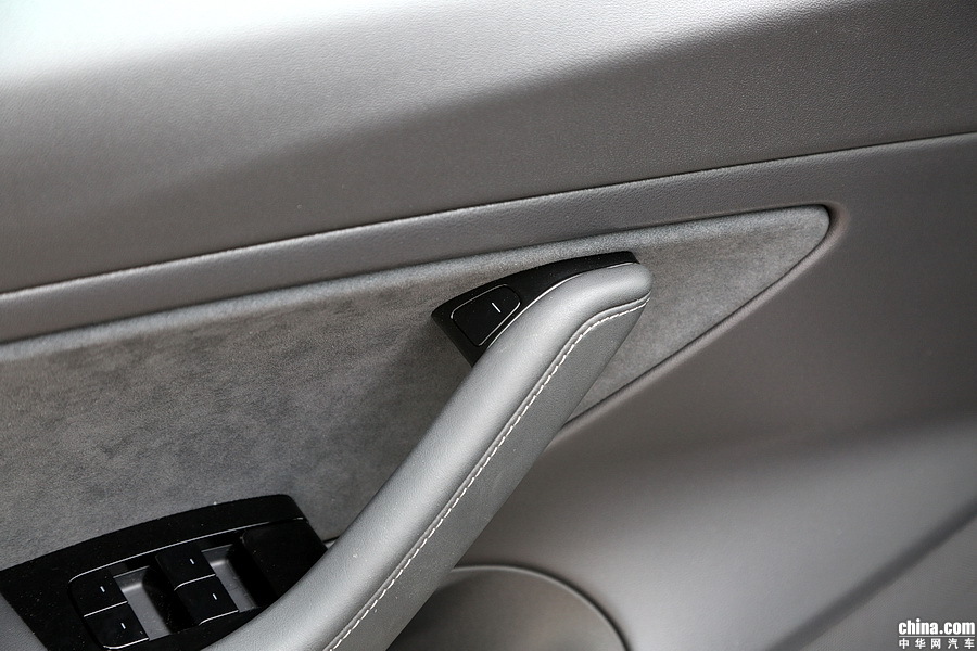 Model 3 2019款 Performance高性能全轮驱动版 内饰