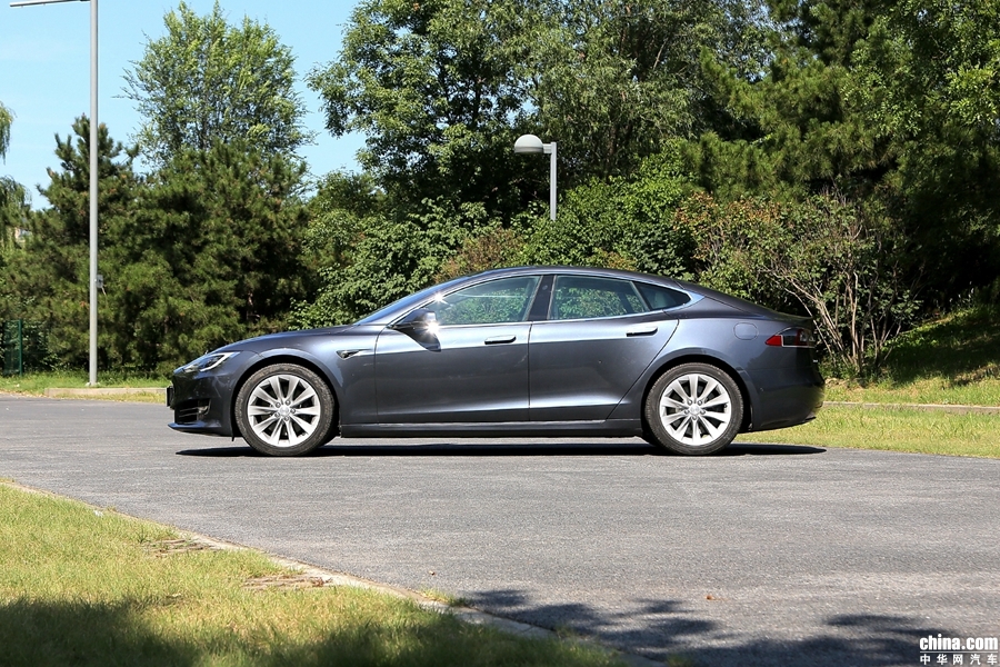 Model S 2017款 改款 100D 外观