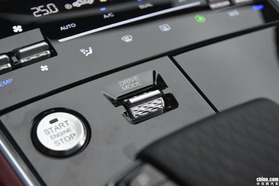 长安CS85 Coupe 2019款 2.0T 智版 内饰