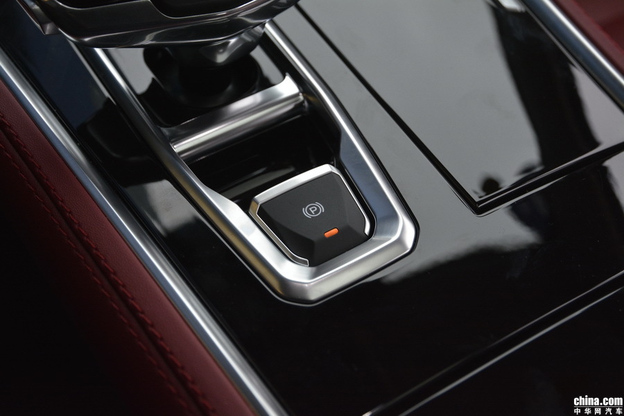 长安CS85 Coupe 2019款 2.0T 智版 内饰